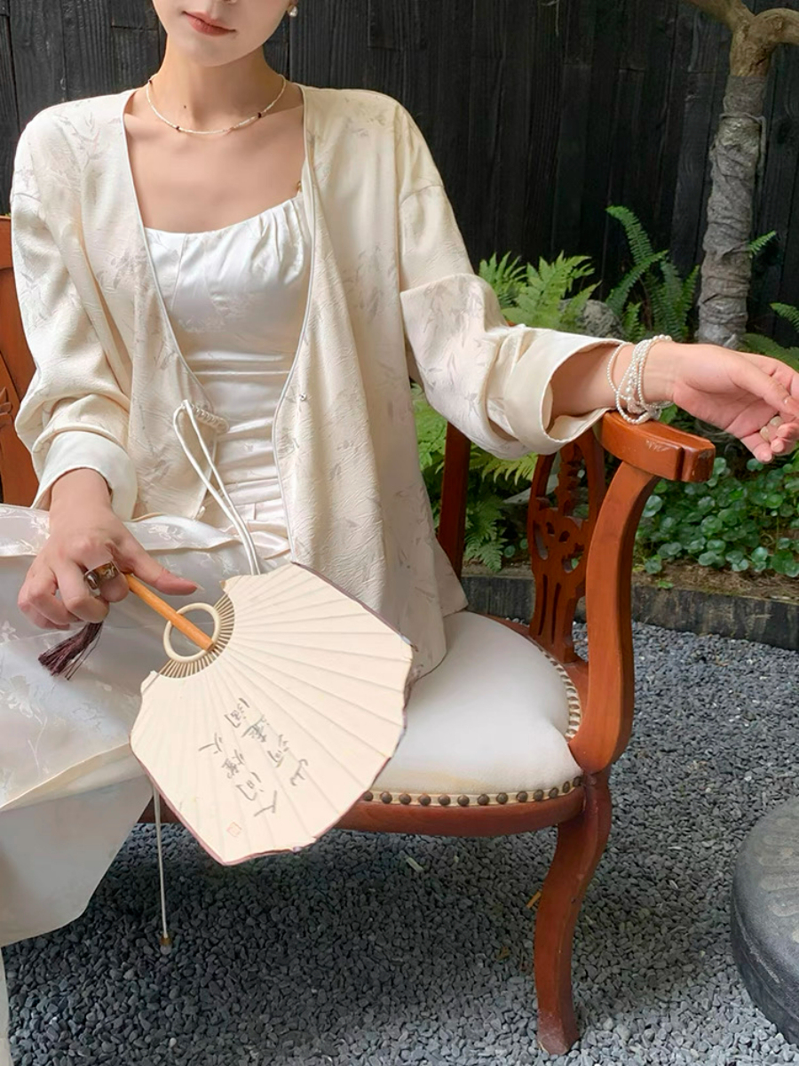 Xin Ai Bamboo Printing Delicate Oriental Top-The Black Bow