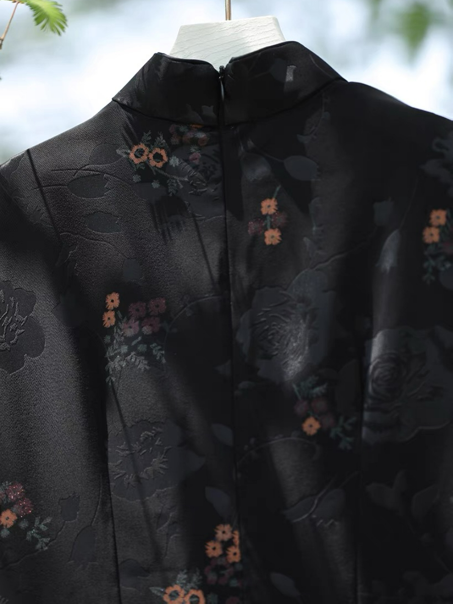 Ya Hua Floral Embossed Cheongsam-The Black Bow-