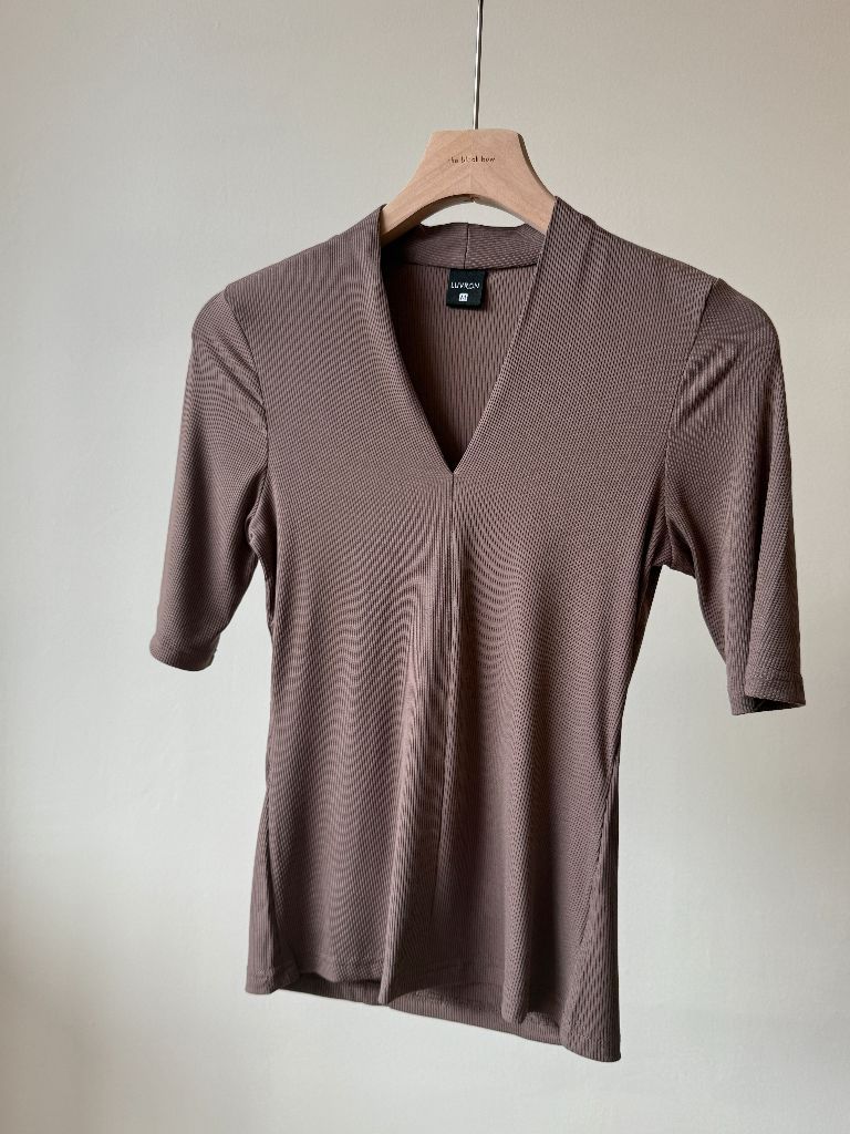 Katalynn Mid Sleeve V-Neck Knit Top