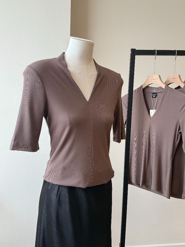 Katalynn Mid Sleeve V-Neck Knit Top