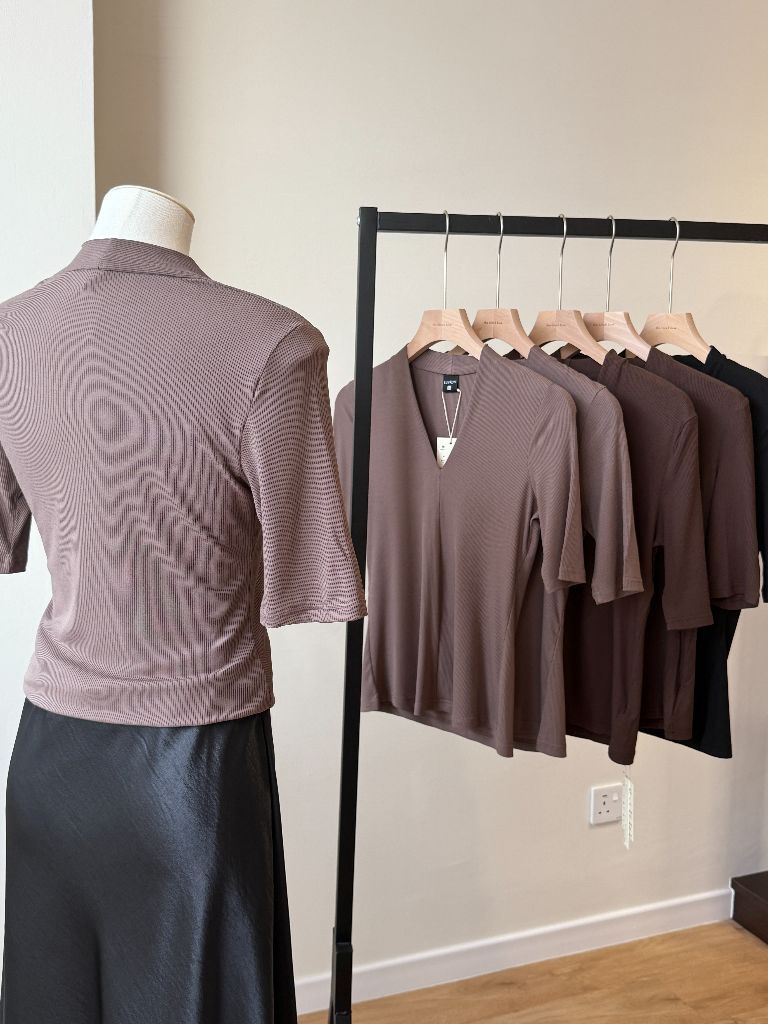 Katalynn Mid Sleeve V-Neck Knit Top