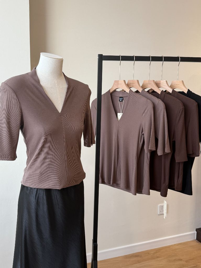 Katalynn Mid Sleeve V-Neck Knit Top