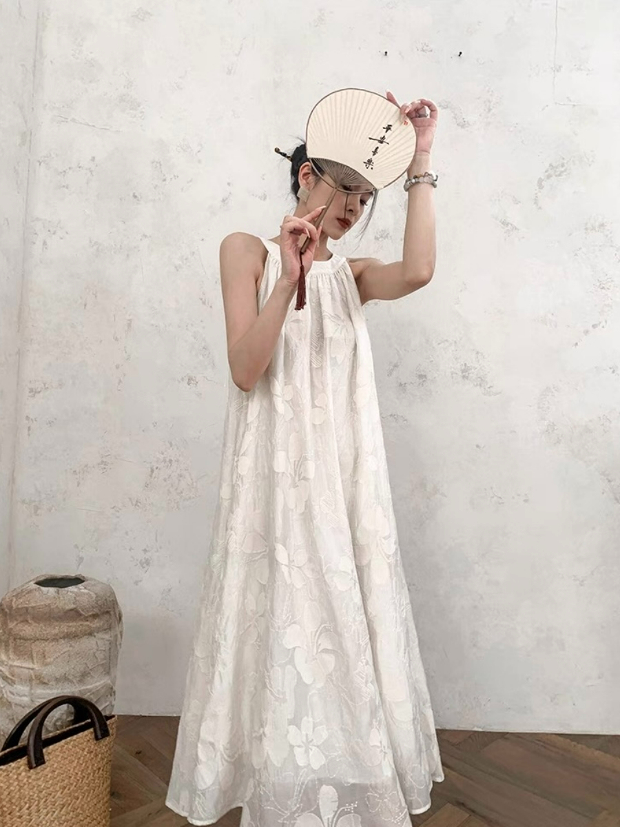 Xanelle Halter Neck Flowy Floral Dress