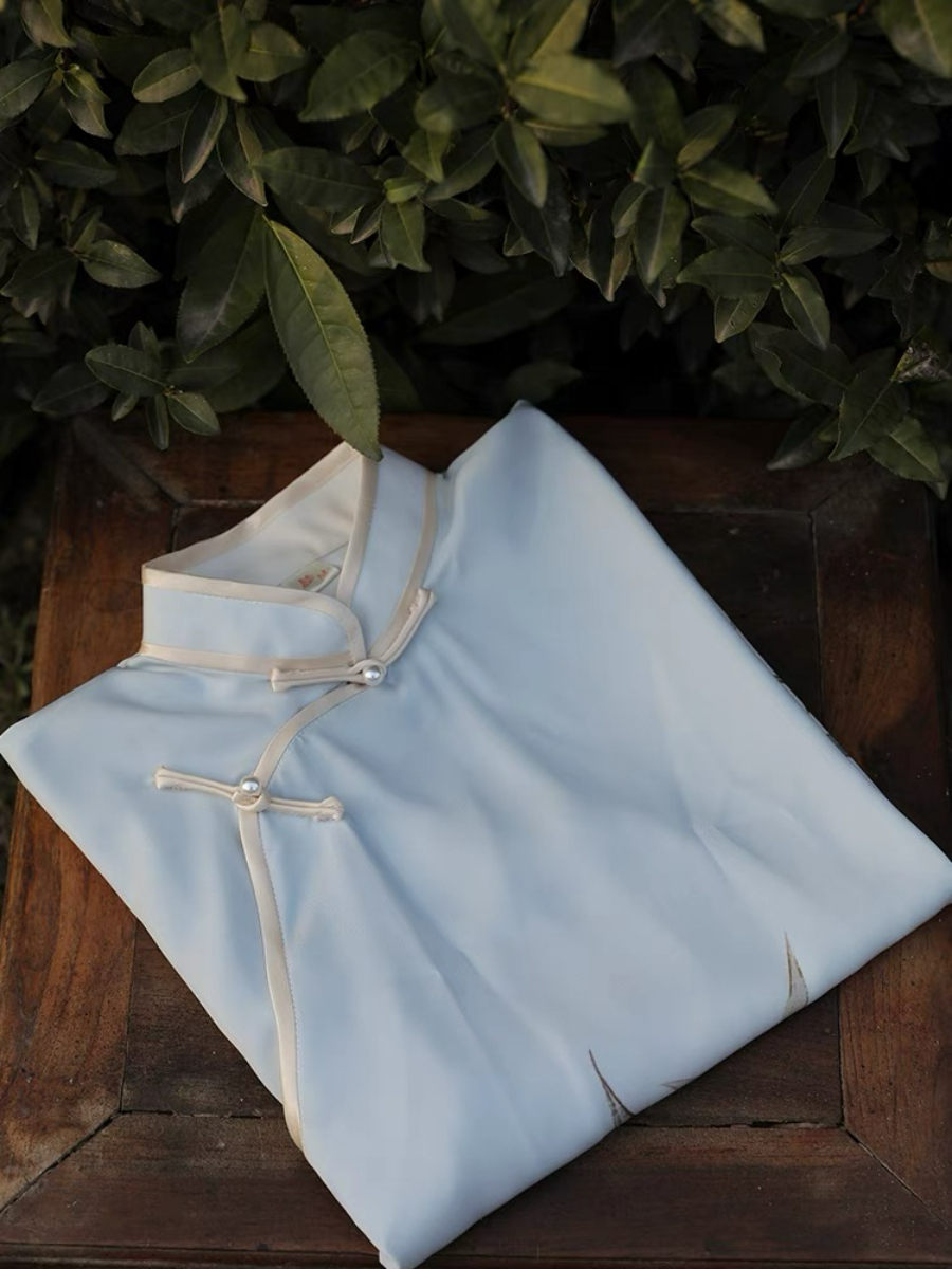 Ya Huang Full Placket Pankou Gradient Cheongsam-The Black Bow-