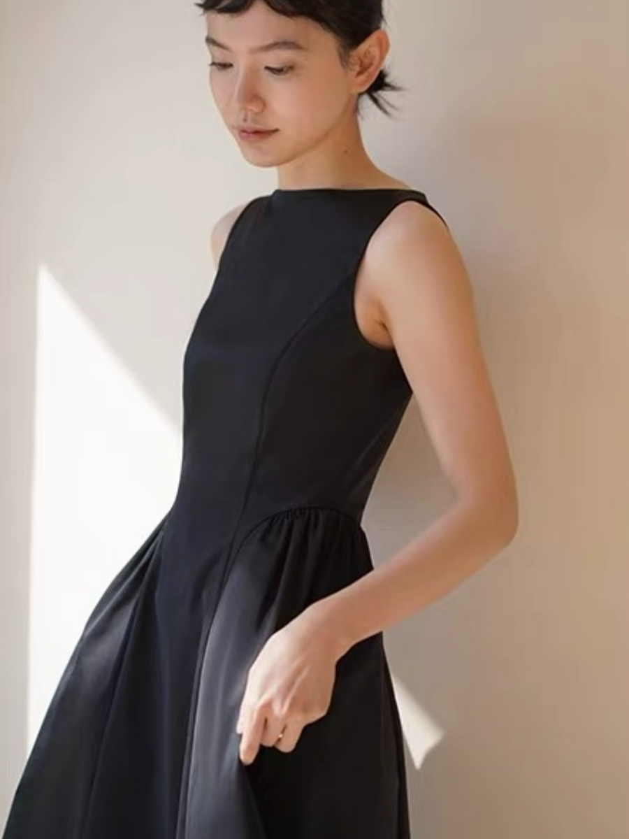Heidi Boat Neck Hepburn Dress