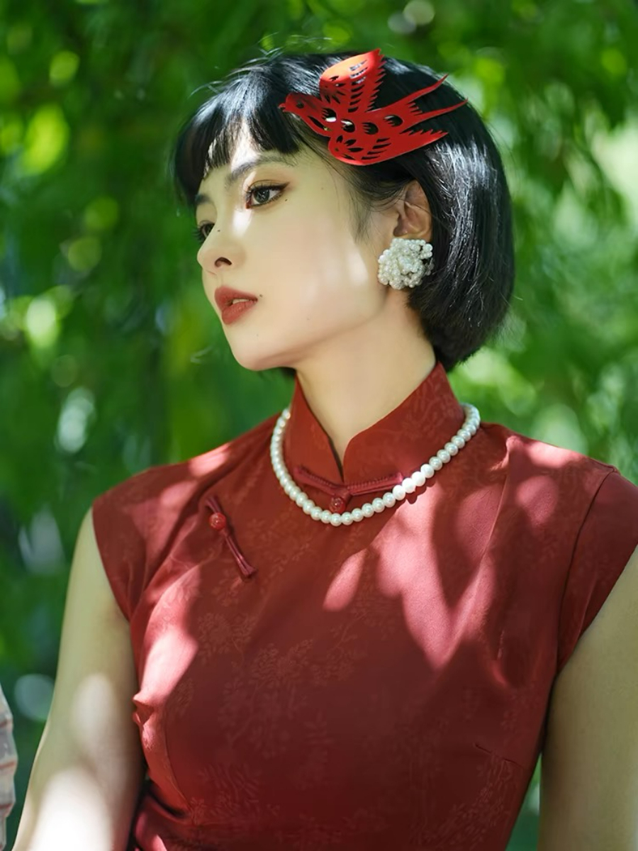 Ya Ke Cap Sleeve Jacquard Cheongsam-The Black Bow-