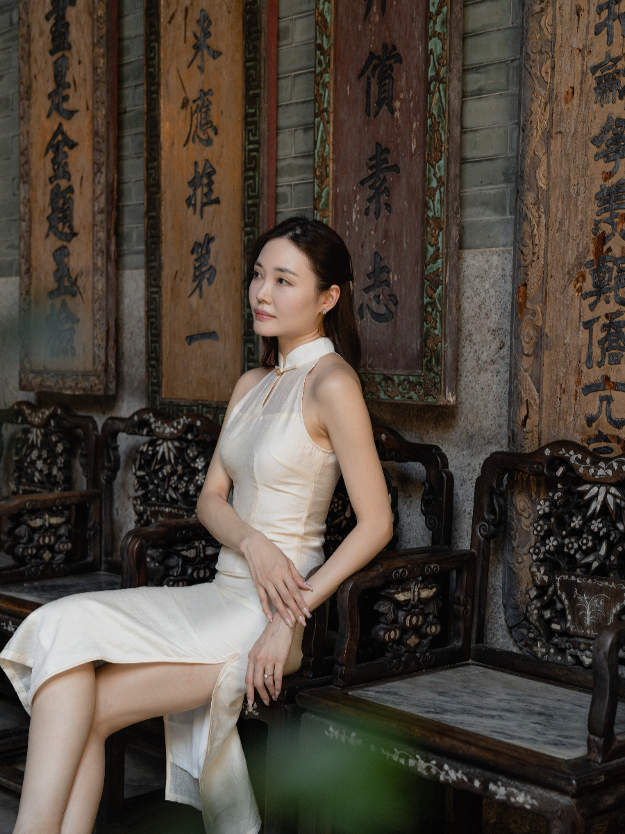 Ya Chuan Halter Neck Cheongsam