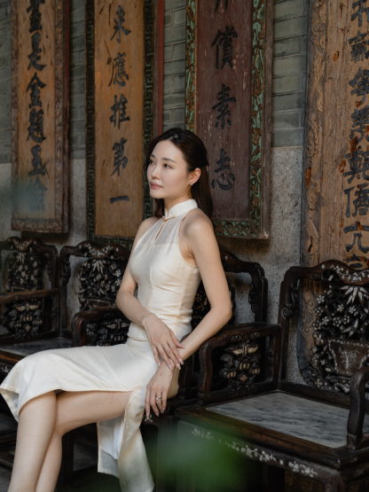 Ya Chuan Halter Neck Cheongsam