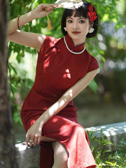 Ya Ke Cap Sleeve Jacquard Cheongsam-The Black Bow-