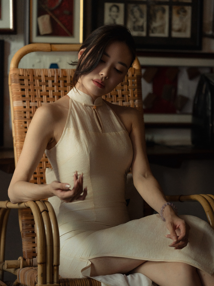 Ya Chuan Halter Neck Cheongsam