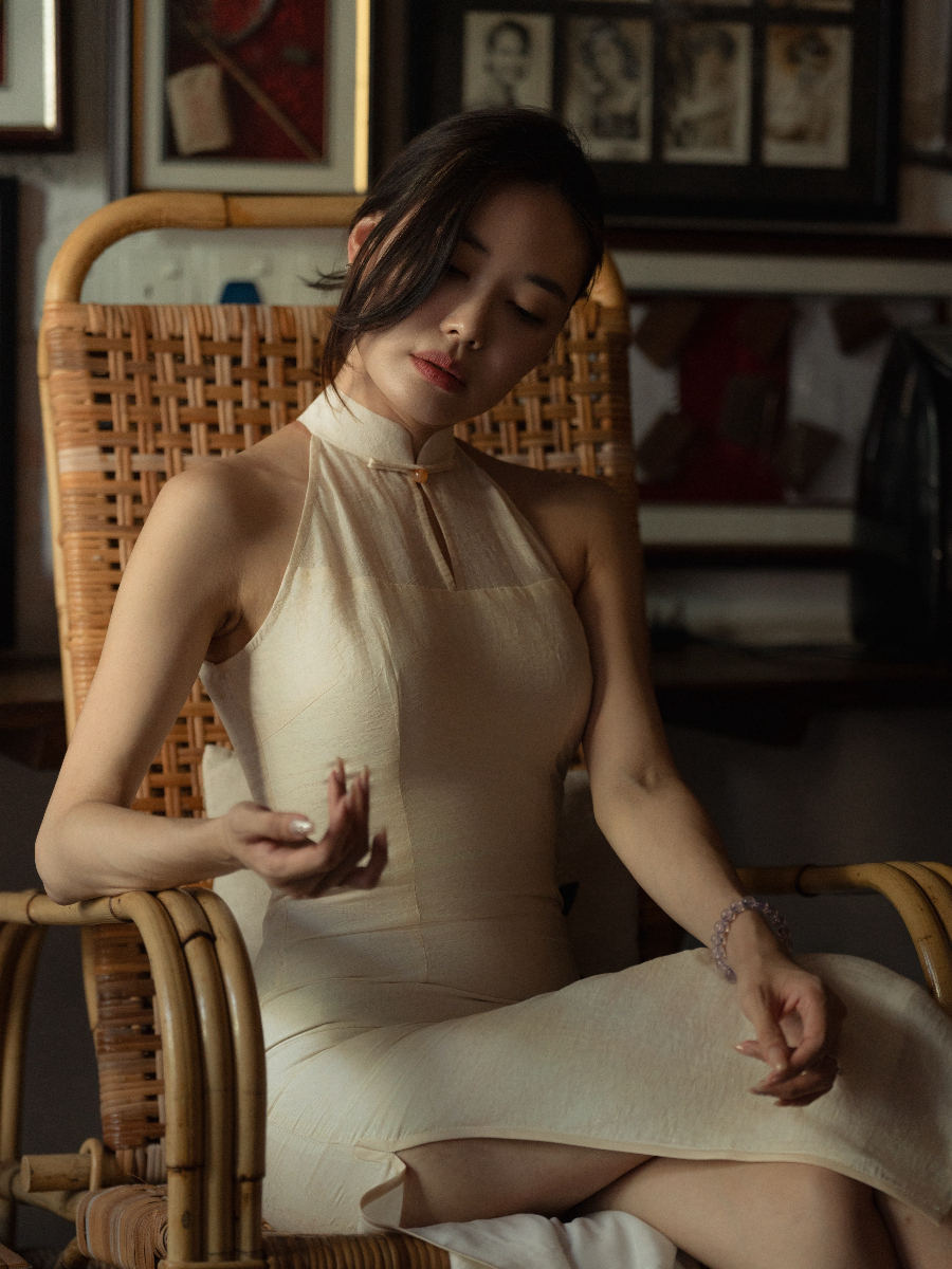 Ya Chuan Halter Neck Cheongsam