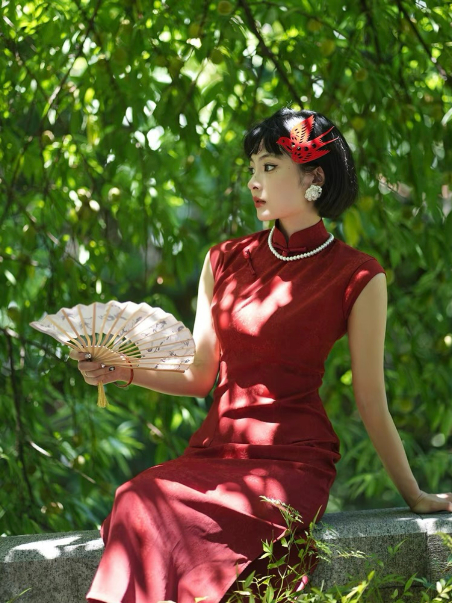 Ya Ke Cap Sleeve Jacquard Cheongsam-The Black Bow-