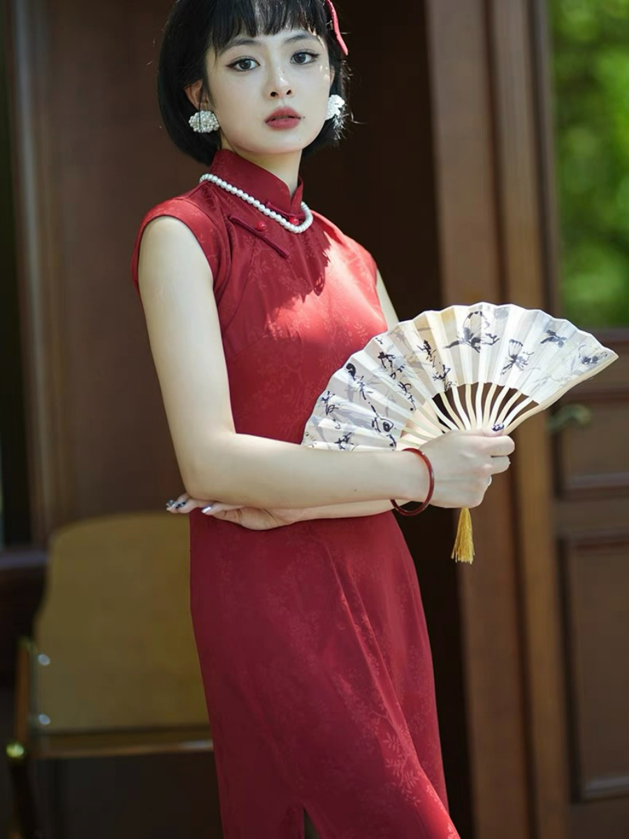 Ya Ke Cap Sleeve Jacquard Cheongsam-The Black Bow-