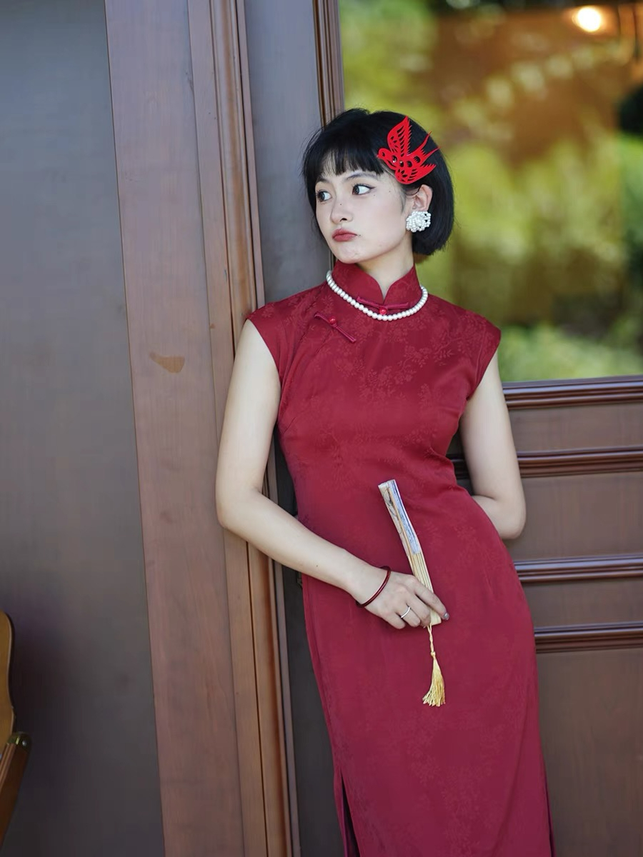 Ya Ke Cap Sleeve Jacquard Cheongsam-The Black Bow-