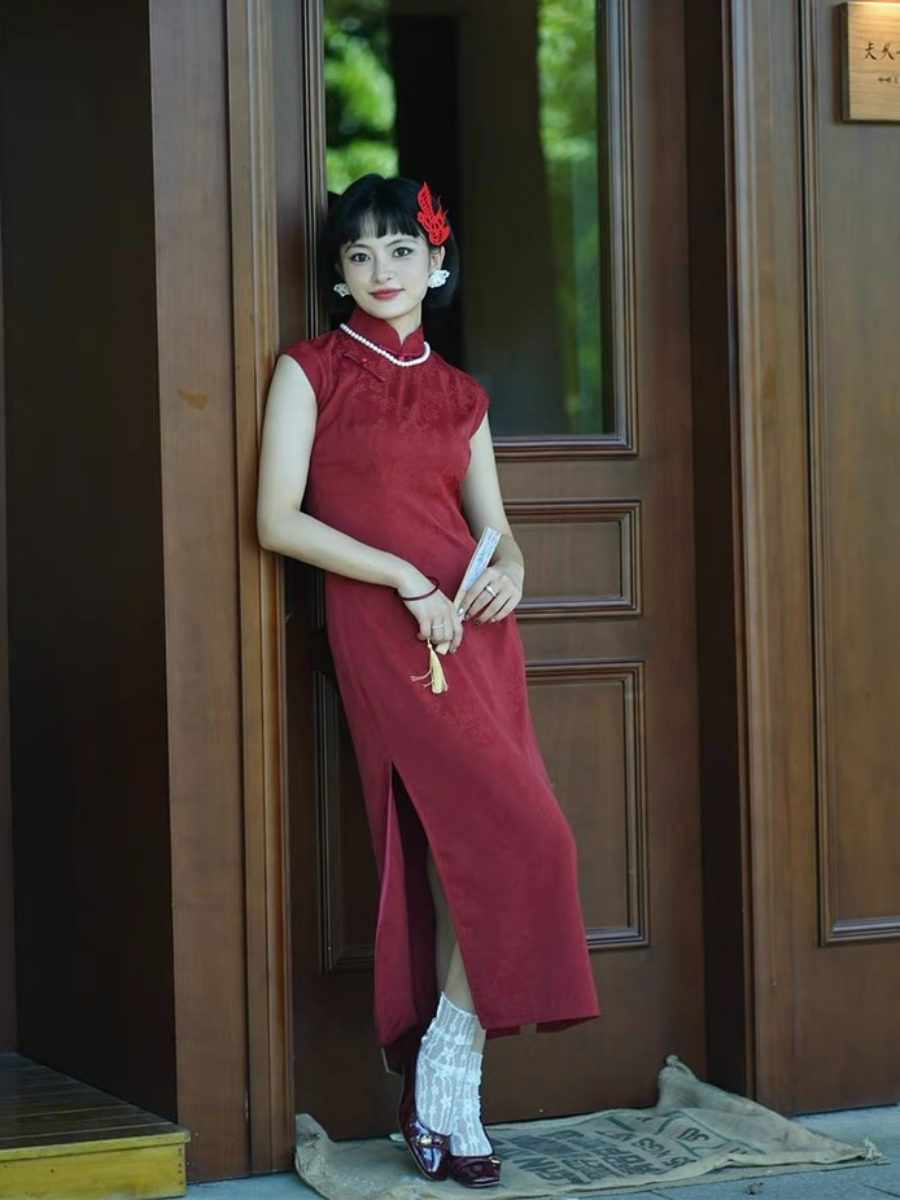 Ya Ke Cap Sleeve Jacquard Cheongsam-The Black Bow-