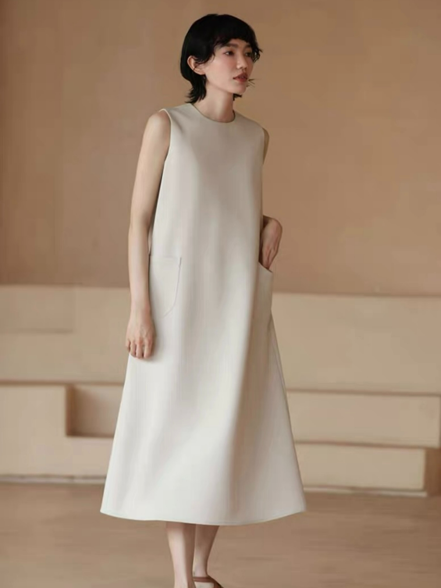 Helen Minimal Pocket Shift Dress