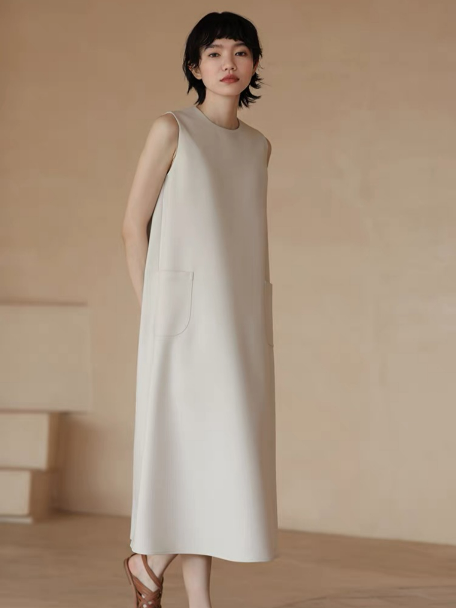 Helen Minimal Pocket Shift Dress