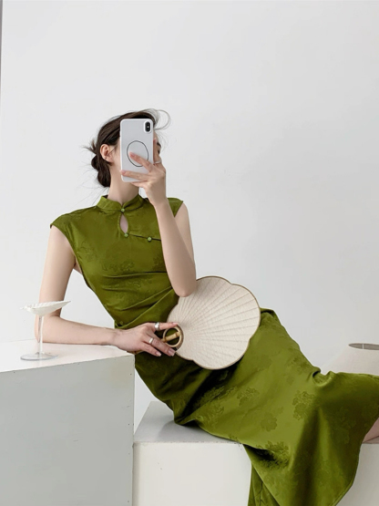 Han An Sleeveless Floral Cheongsam