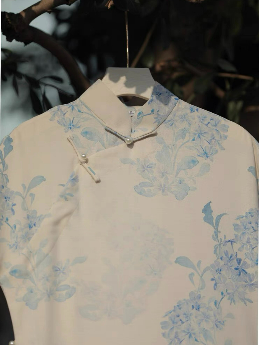 Yan Yin Full Placket Blue Floral Cheongsam-The Black Bow-