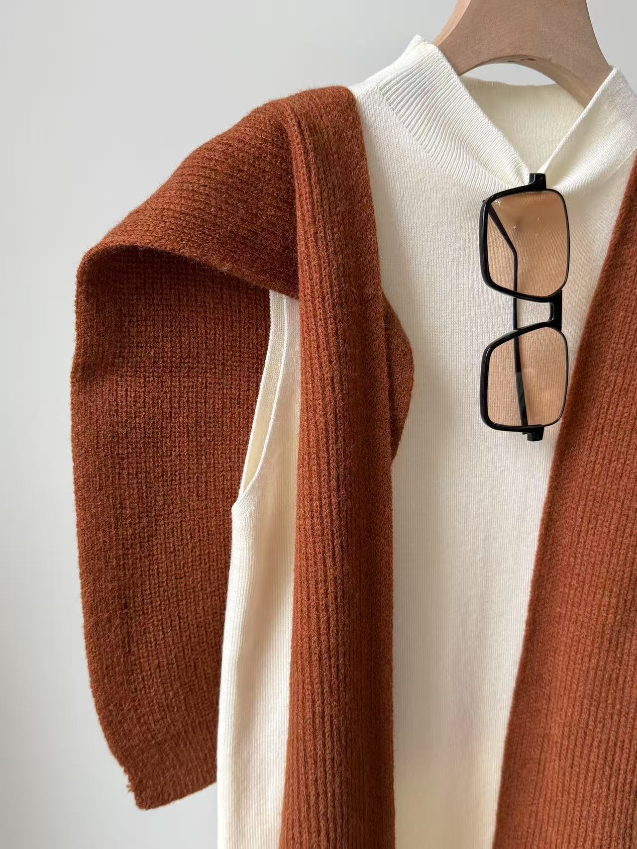 Wewe Ribbed Knit Shawl