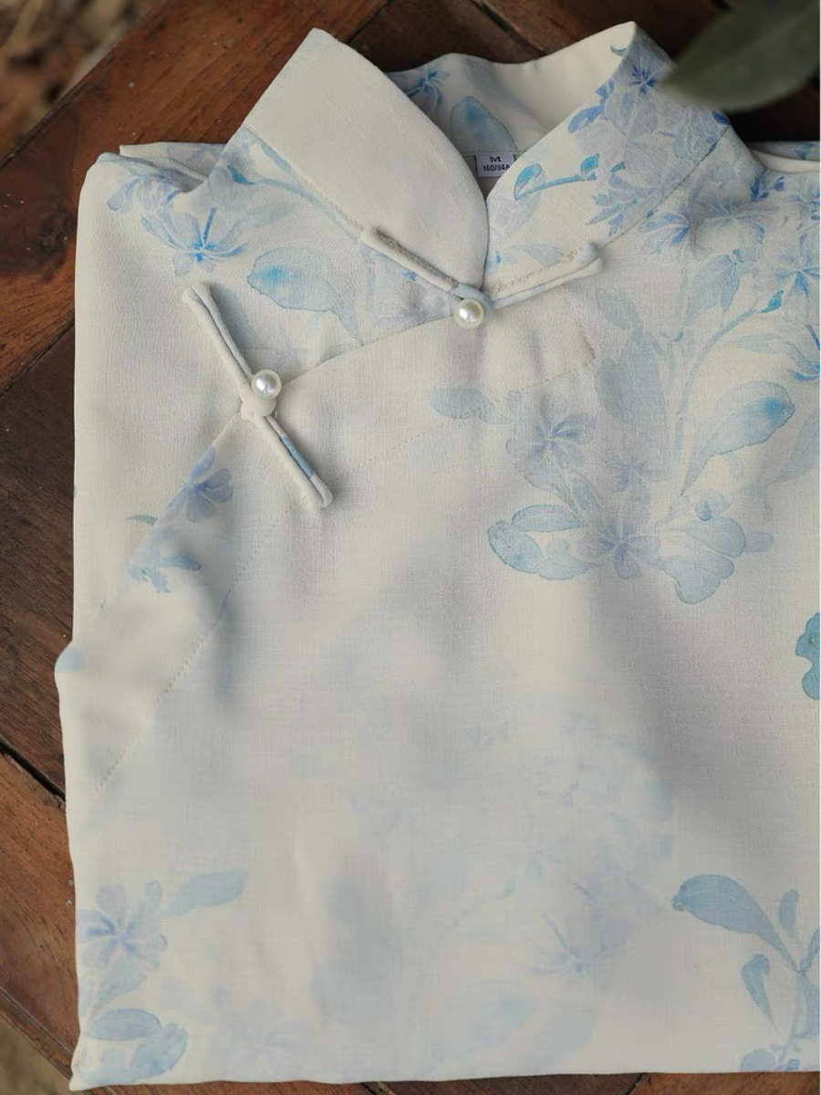 Yan Yin Full Placket Blue Floral Cheongsam-The Black Bow-