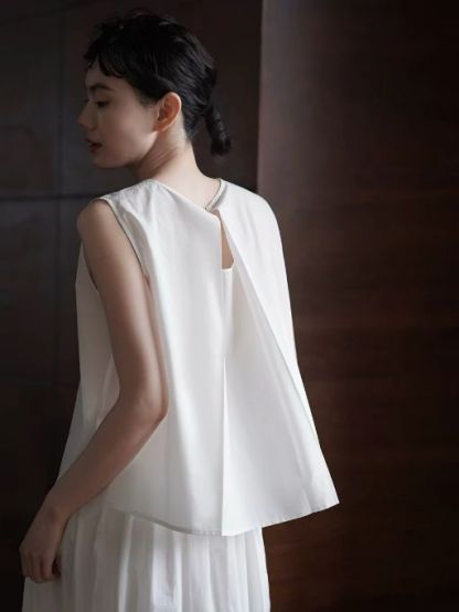 Halle Sleeveless Back Detailed Top & Crochet Skirt Set 