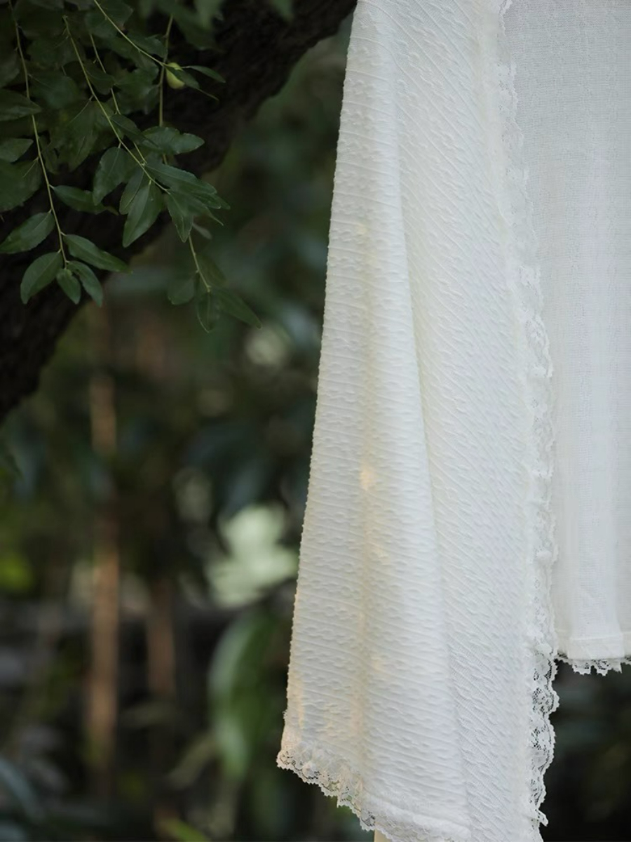 Zhi Zhi Lace Trimmed Shawl-The Black Bow-