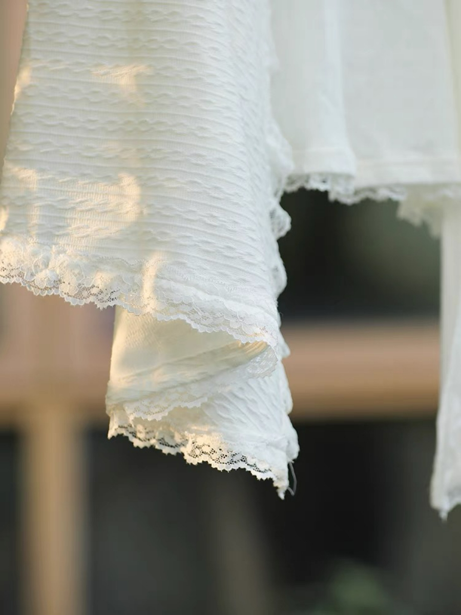 Zhi Zhi Lace Trimmed Shawl-The Black Bow-