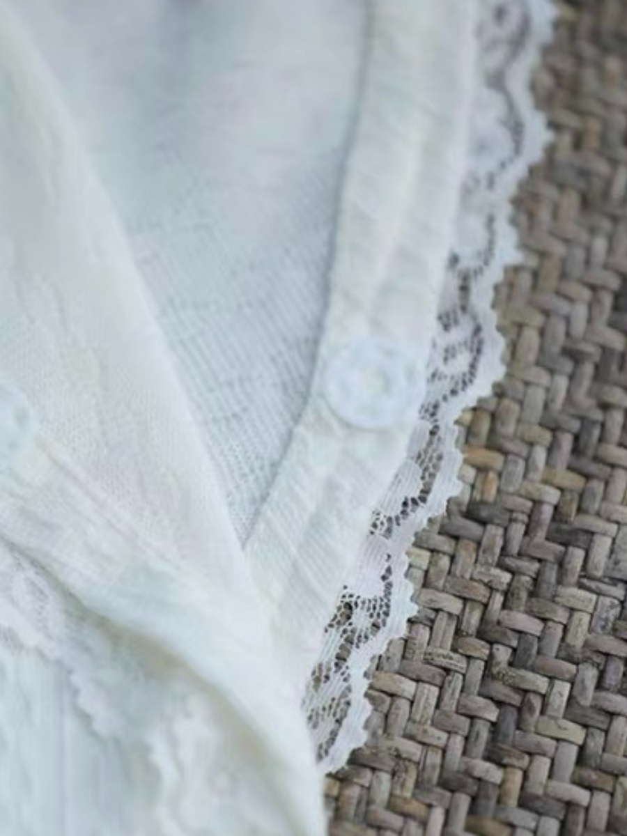 Zhi Zhi Lace Trimmed Shawl-The Black Bow-