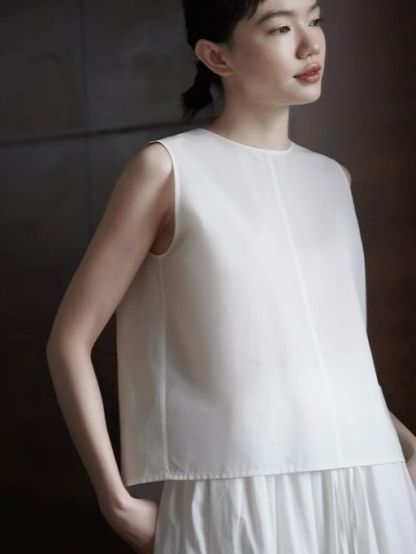Halle Sleeveless Back Detailed Top & Crochet Skirt Set 