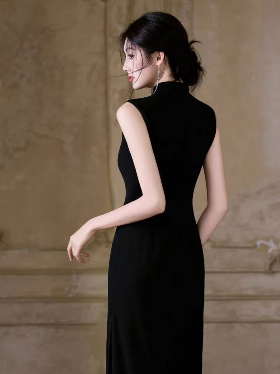 Han Bi Bamboo Embroided Sleeveless Cheongsam