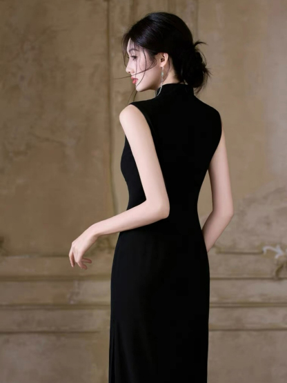 Han Bi Bamboo Embroided Sleeveless Cheongsam