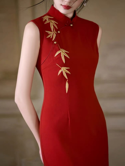Han Bi Bamboo Embroided Sleeveless Cheongsam