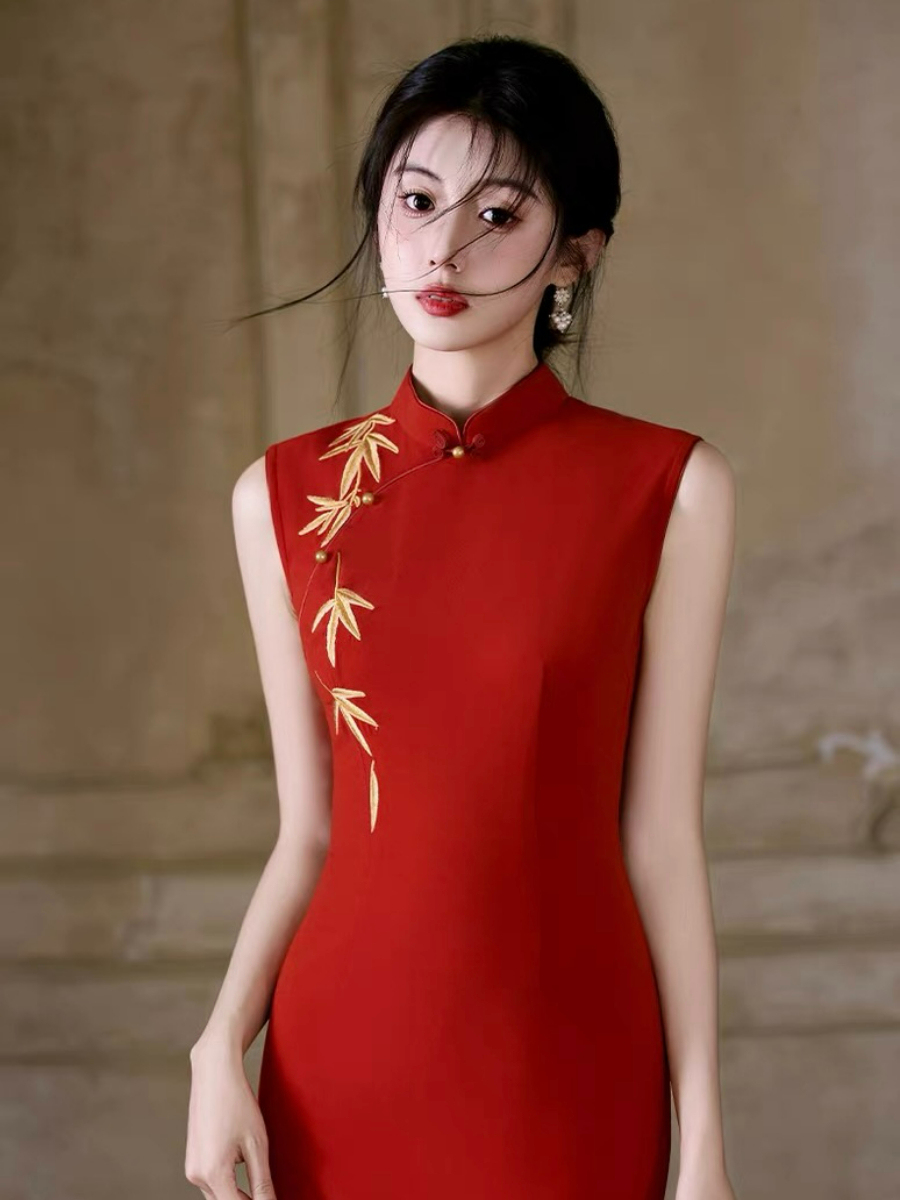 Han Bi Bamboo Embroided Sleeveless Cheongsam