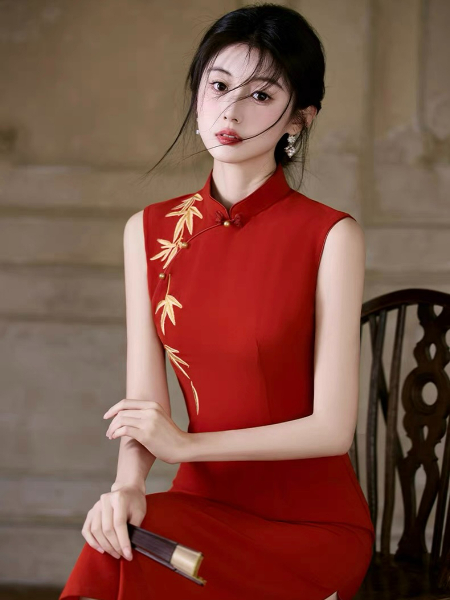 Han Bi Bamboo Embroided Sleeveless Cheongsam
