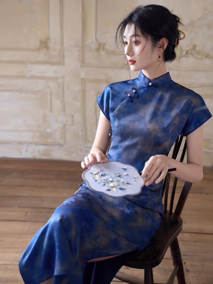 Han Chu Watercolor Cheongsam