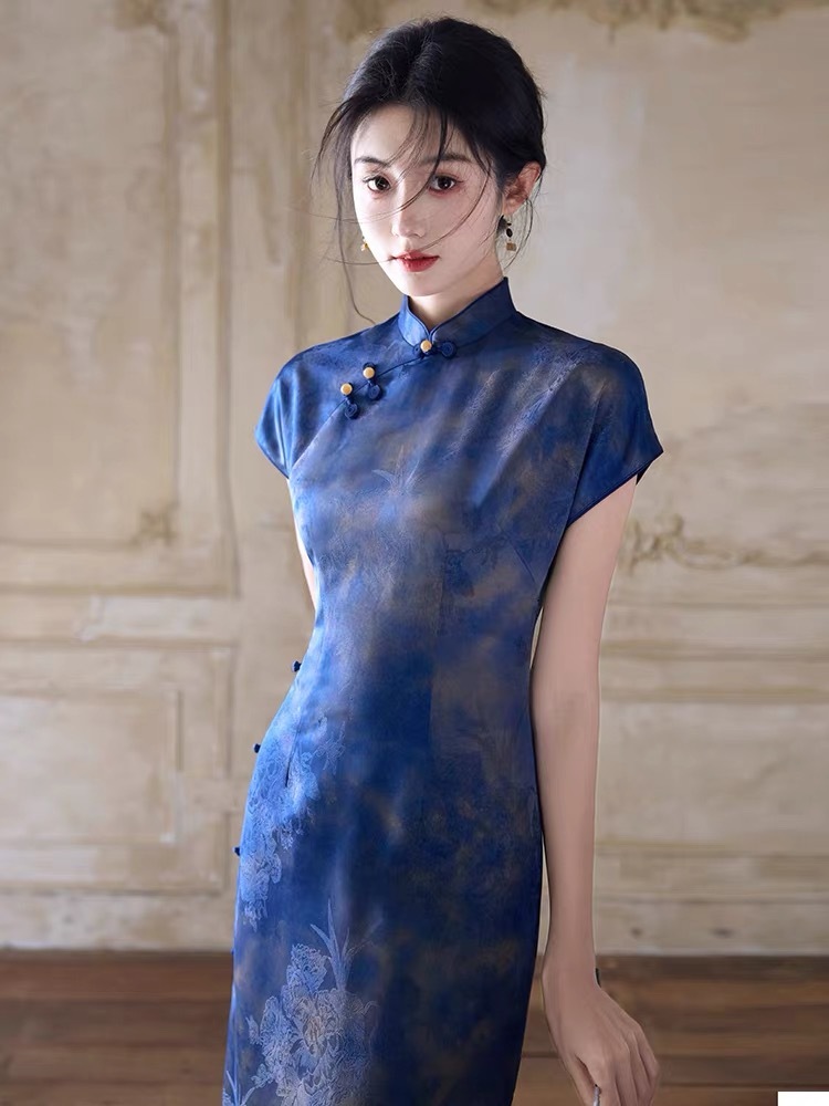 Han Chu Watercolor Cheongsam