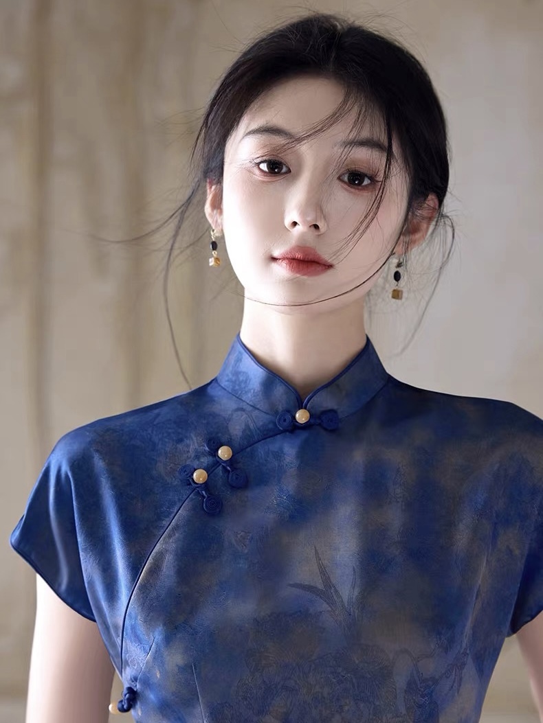 Han Chu Watercolor Cheongsam