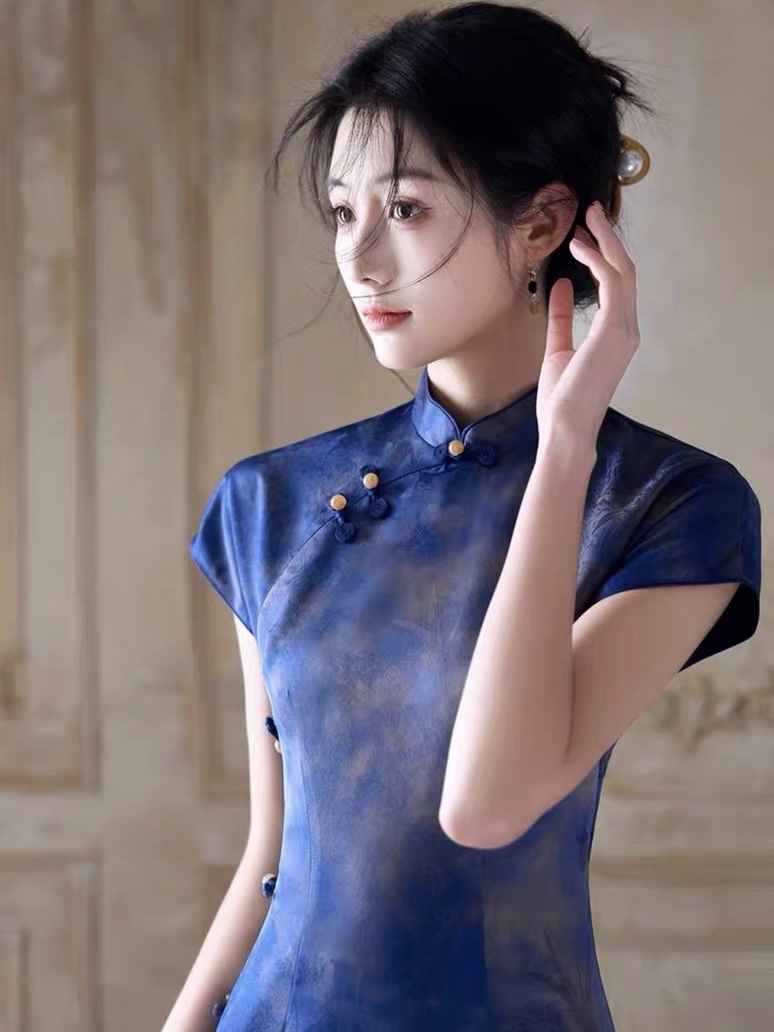 Han Chu Watercolor Cheongsam