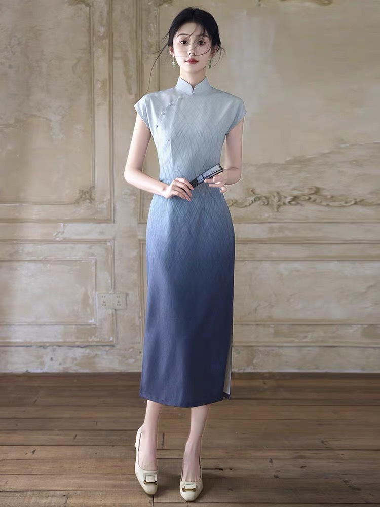 Han Chong Gradient Color Cheongsam