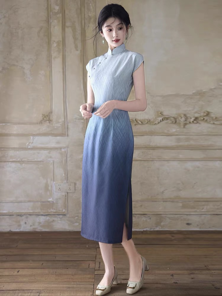 Han Chong Gradient Color Cheongsam