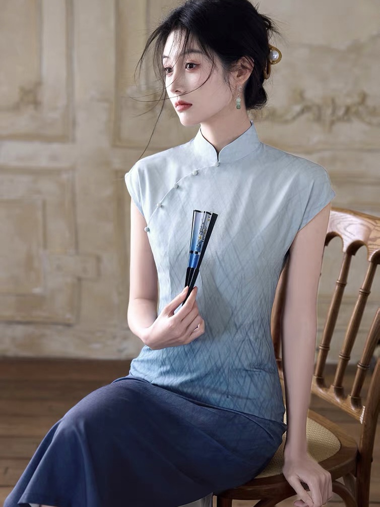 Han Chong Gradient Color Cheongsam