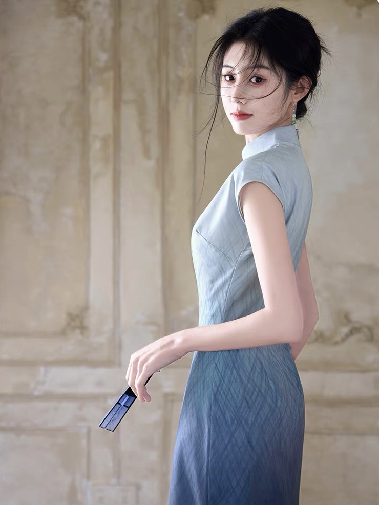 Han Chong Gradient Color Cheongsam