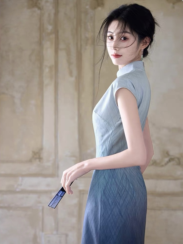 Han Chong Gradient Color Cheongsam