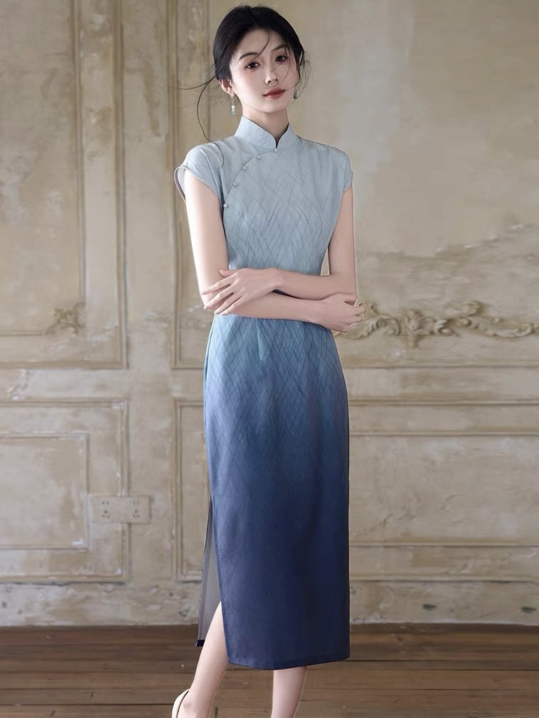 Han Chong Gradient Color Cheongsam