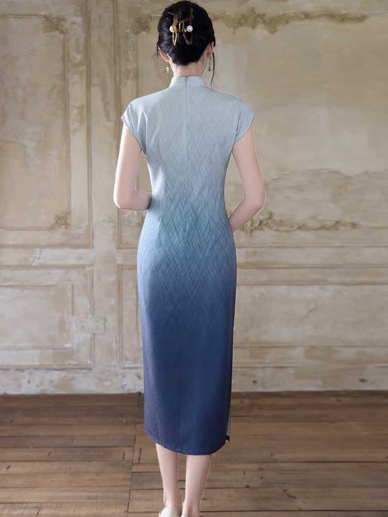 Han Chong Gradient Color Cheongsam