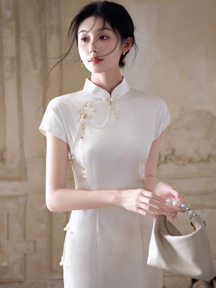 Han De Delicate Cheongsam