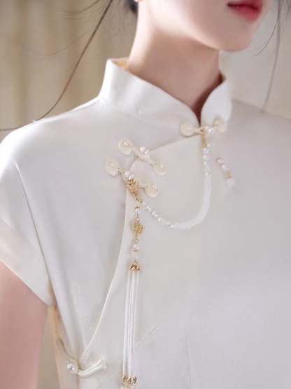 Han De Delicate Cheongsam