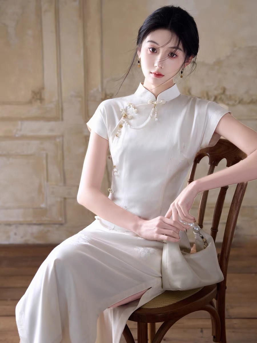 Han De Delicate Cheongsam
