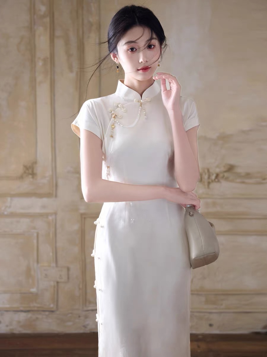 Han De Delicate Cheongsam